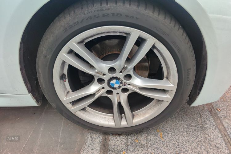 BMW 3 Series 2019 car image #9