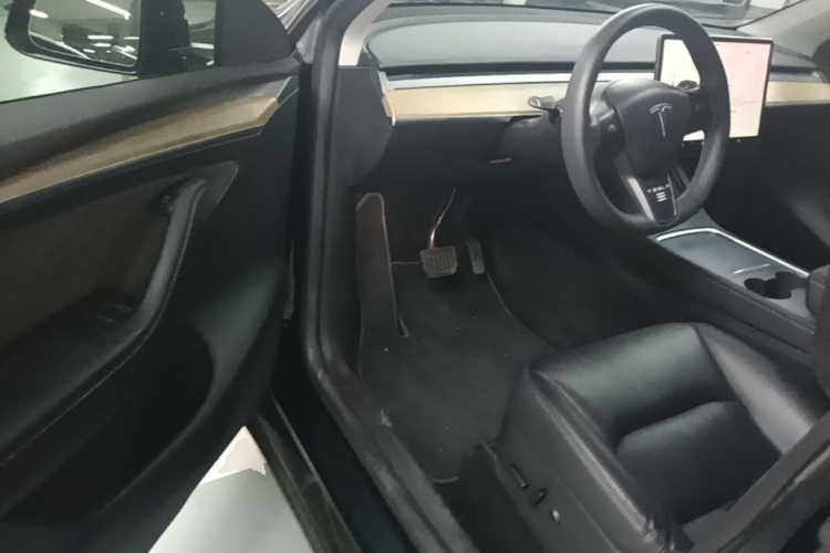 Tesla Model Y 2023 #16 Tesla Model Y 2023 immagine di auto #16