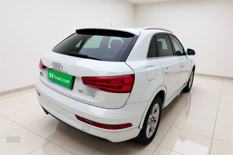 Audi Q3 2017 car image #7