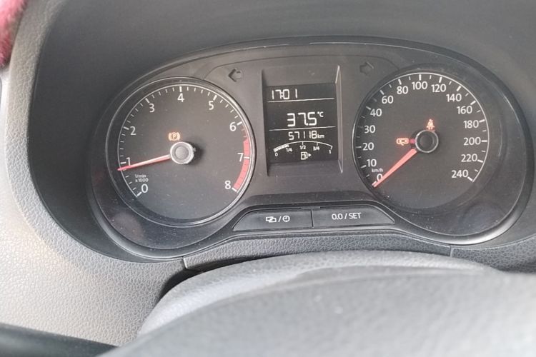 Volkswagen Polo 2018 car image #12