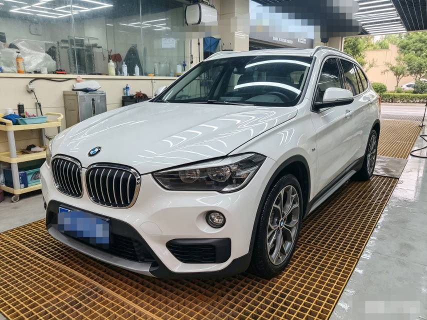 BMW X1 2017 BMW X1 2017 car image