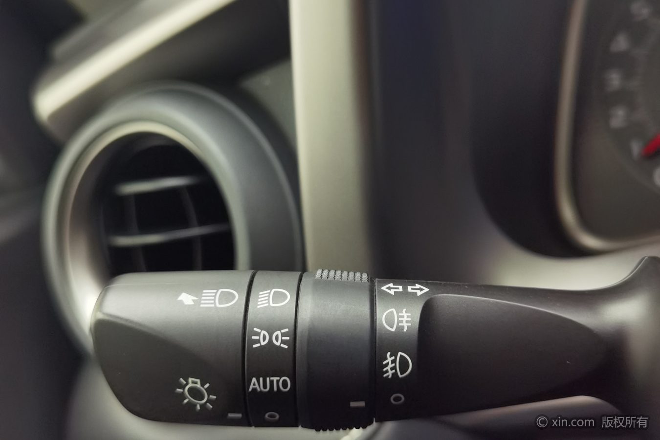 Toyota RAV4 2017 صورة سيارة #22