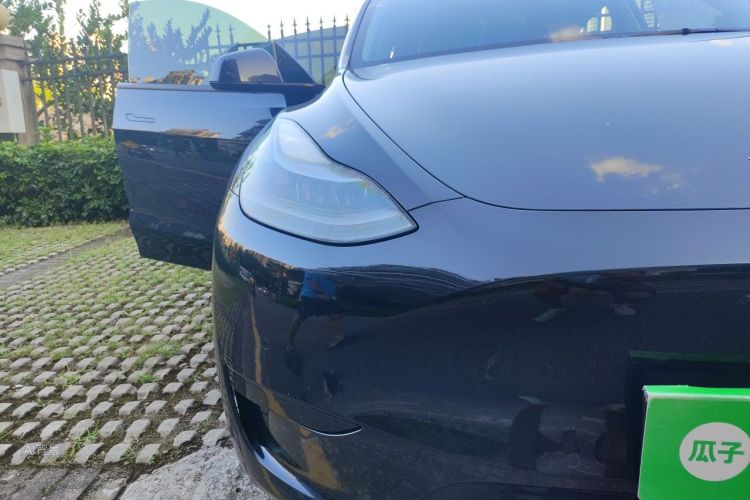 Tesla Model Y 2022 car image #8