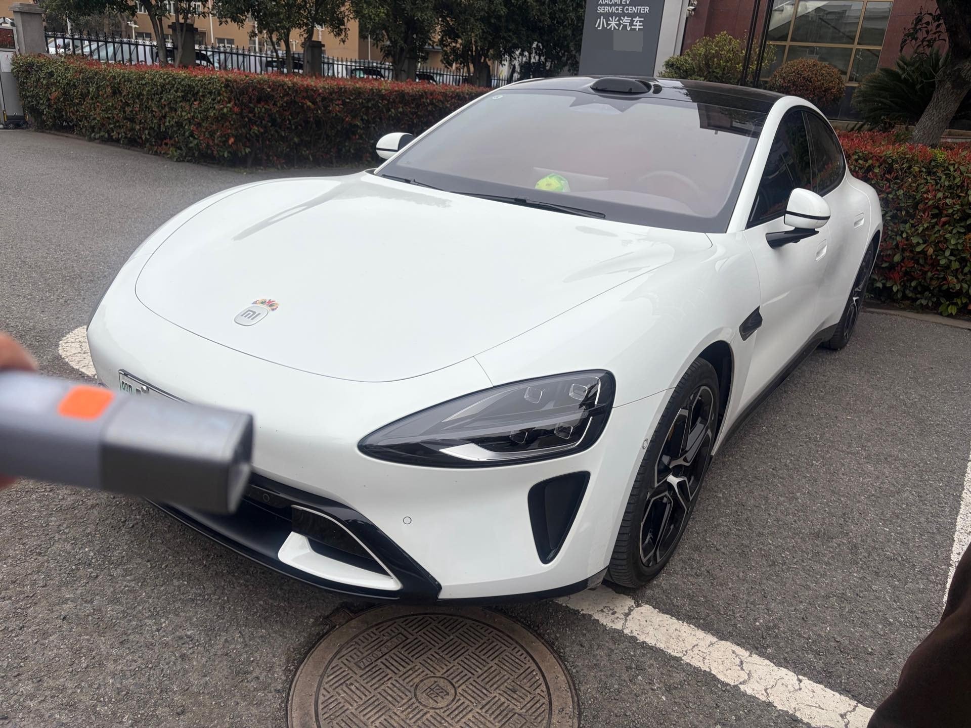 MI SU7 2025 immagine di auto 