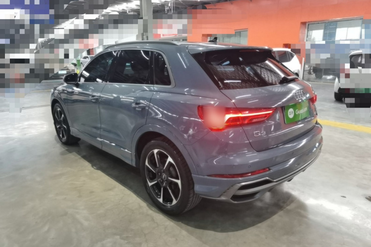 Audi Q3 2022 car image #5