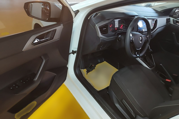 Volkswagen Polo 2021 صورة سيارة #12
