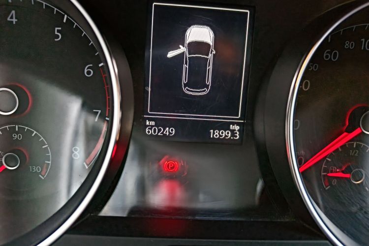 Volkswagen Golf 2020 car image #8