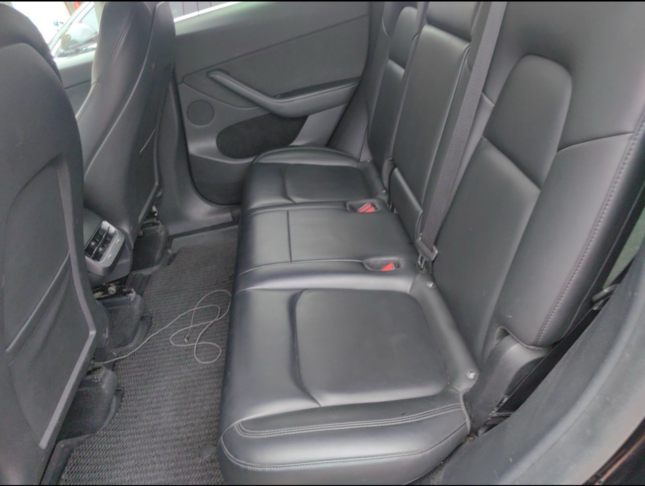 Tesla Model Y 2021 car image #4