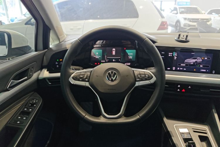 Volkswagen Golf 2024 car image #11