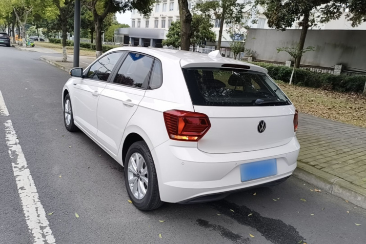 Volkswagen Polo 2022 car image #5