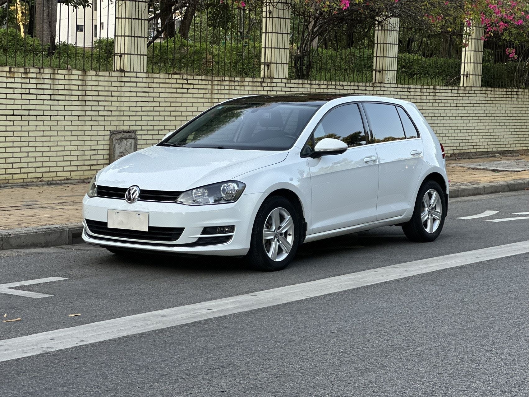 Volkswagen Golf 2015 Volkswagen Golf 2015 car image