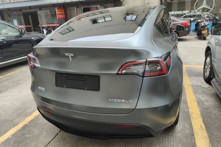 Tesla Model Y 2022 #4 Tesla Model Y 2022 car image #4