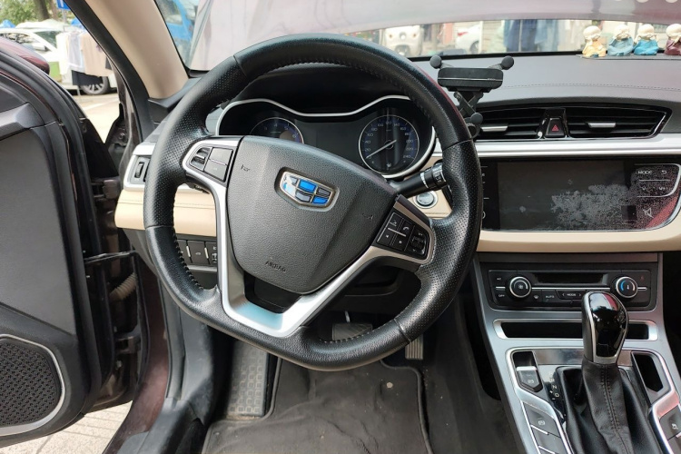 GEELY Emgrand 2019 car image #11