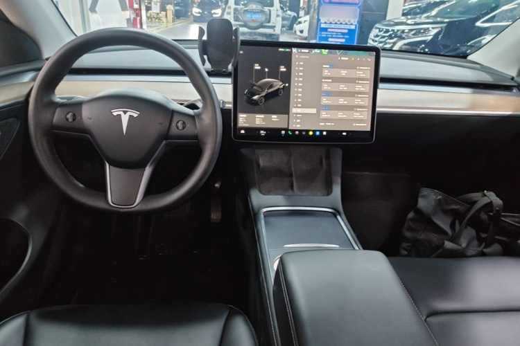 Tesla Model Y 2021 #11 Tesla Model Y 2021 car image #11