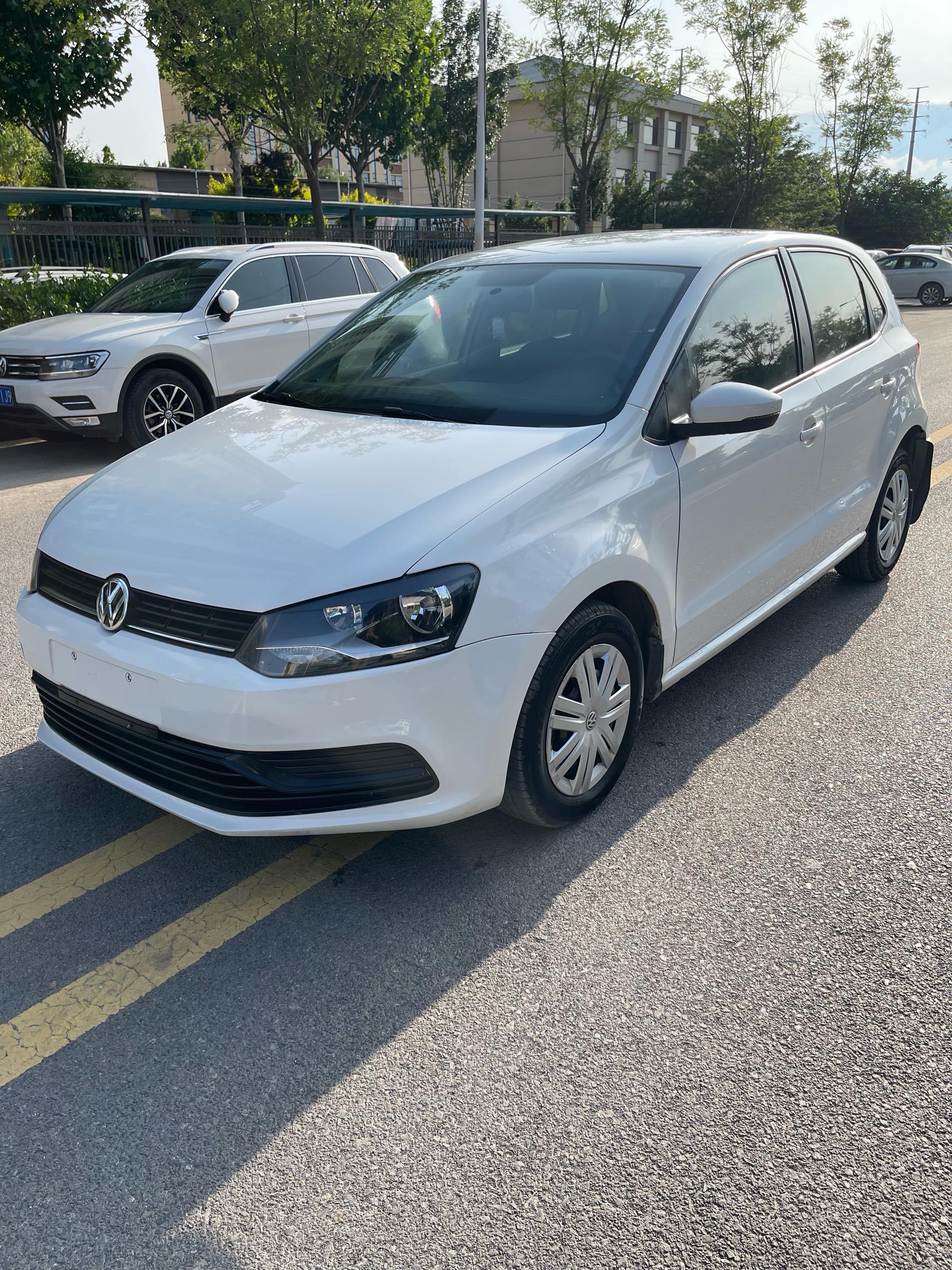 Volkswagen Polo 2017 car image 