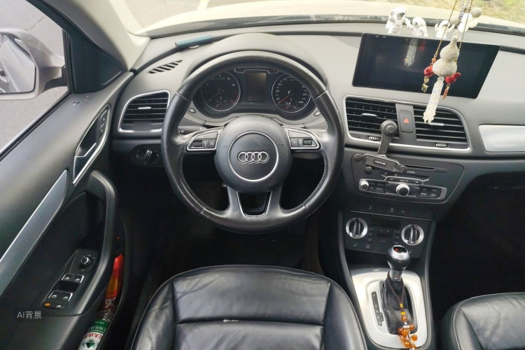 Audi Q3 2016 car image #12