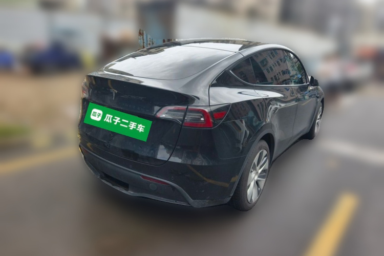 Tesla Model Y 2023 car image #5