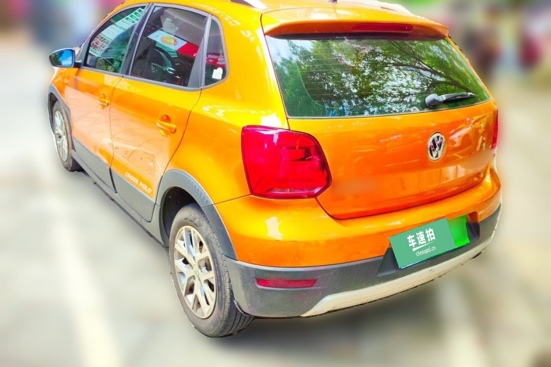 Volkswagen Polo 2015 car image #3