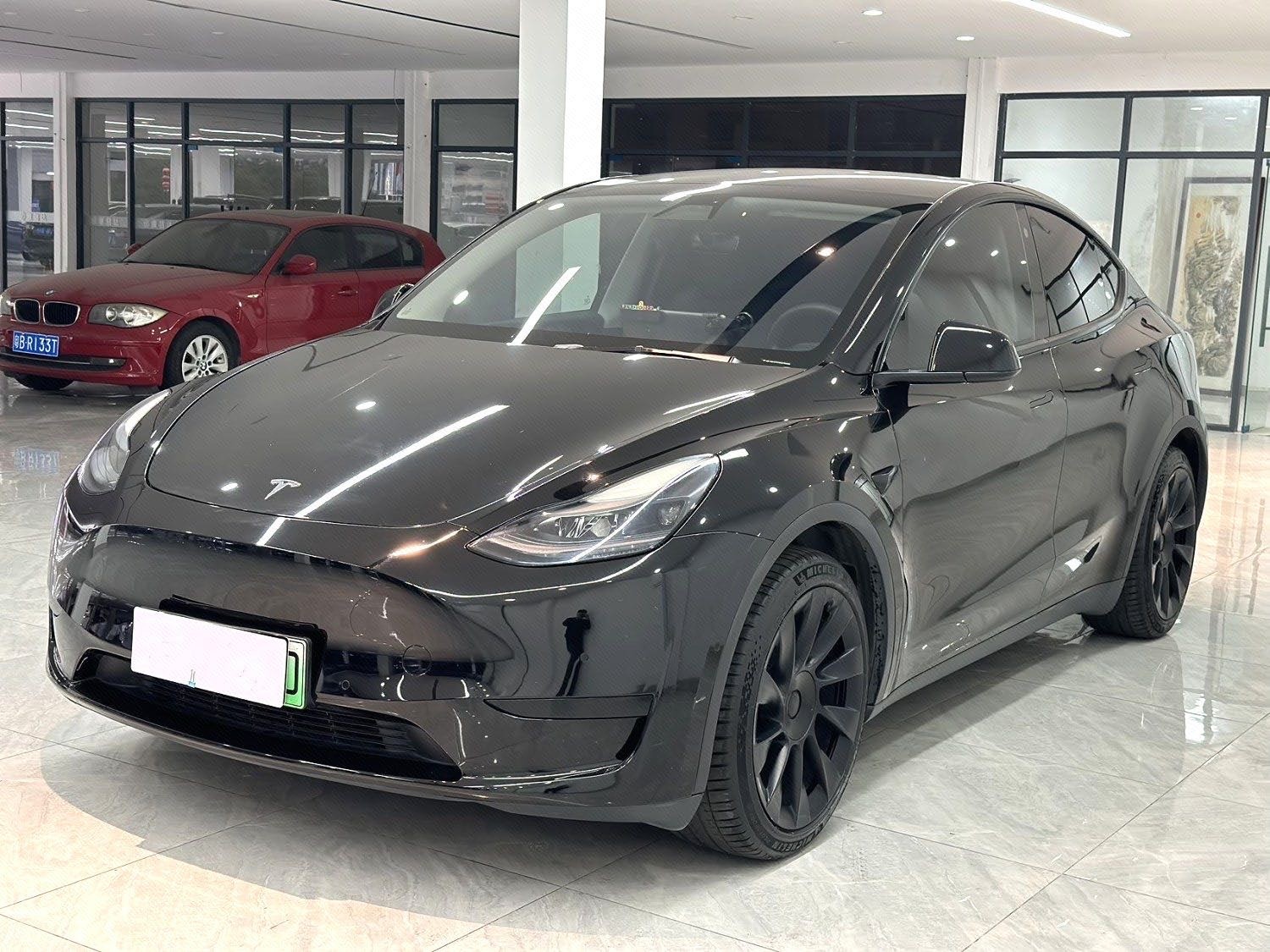 Tesla Model Y 2023 car image 