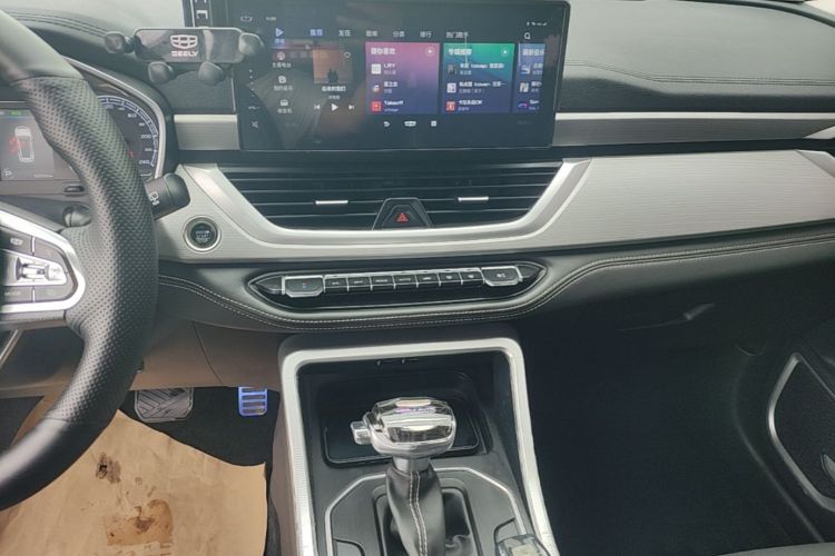 GEELY Vision X6 2020 car image #13