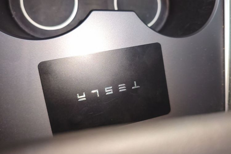 Tesla Model 3 2021 car image #9