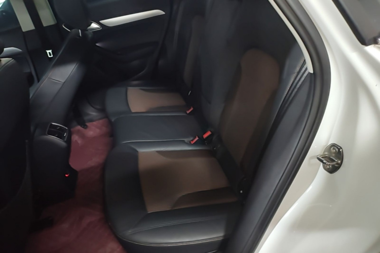 Audi Q3 2016 #17 Audi Q3 2016 car image #17