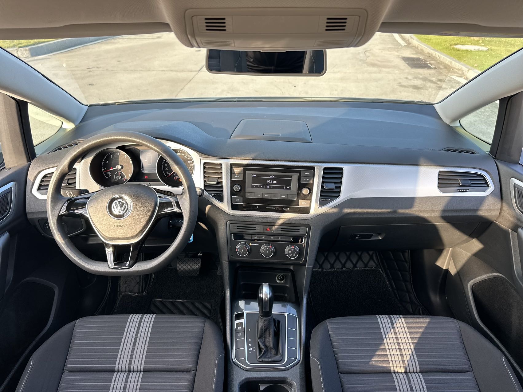 Volkswagen Golf Sportsvan 2019 #9 Volkswagen Golf Sportsvan 2019 car image #9