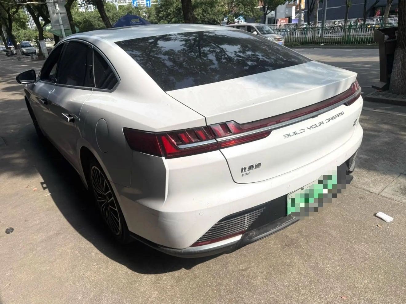 BYD Han 2023 #6 BYD Han 2023 car image #6