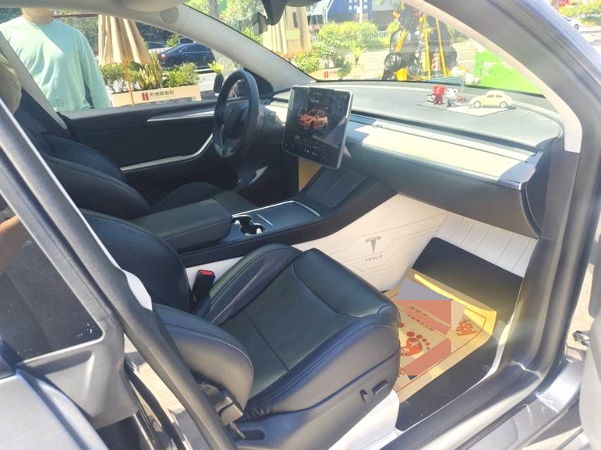 Tesla Model Y 2024 #3 Tesla Model Y 2024 car image #3