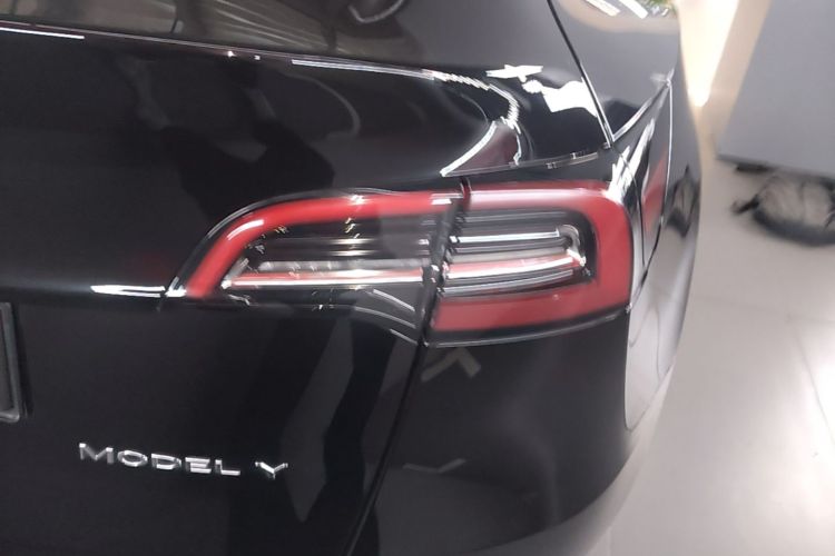 Tesla Model Y 2022 #8 Tesla Model Y 2022 car image #8
