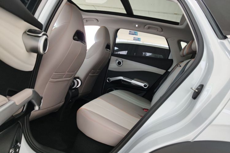 BYD Yuan Plus 2023 immagine di auto #17