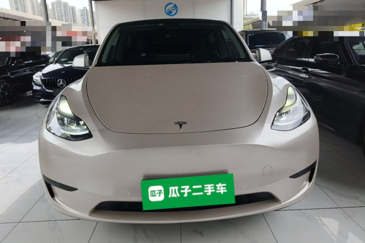 Tesla Model Y 2022 car image #3