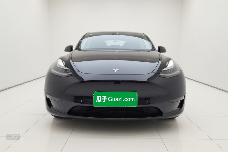 Tesla Model Y 2022 car image #3