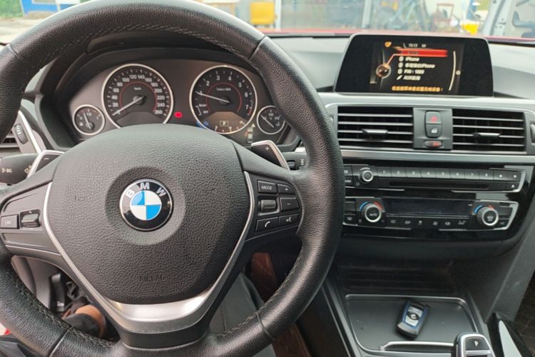 BMW 3 Series 2017 #10 BMW 3 Series 2017 car image #10
