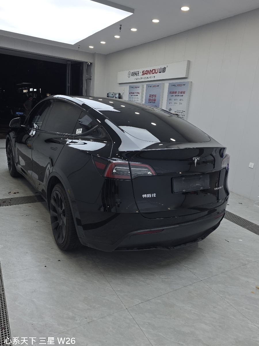 Tesla Model Y 2021 #6 Tesla Model Y 2021 car image #6