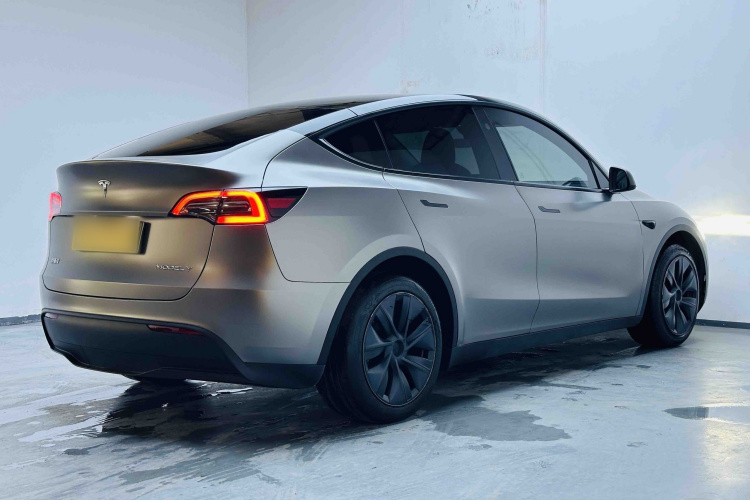 Tesla Model Y 2024 #7 Tesla Model Y 2024 car image #7
