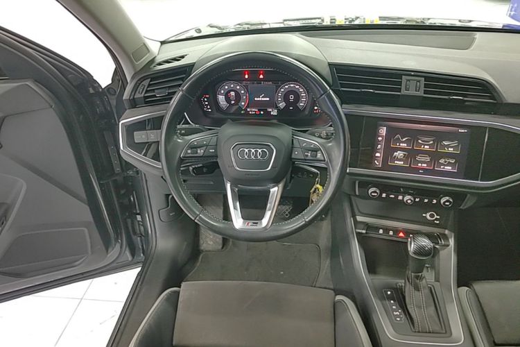 Audi Q3 2020 #11 Audi Q3 2020 car image #11