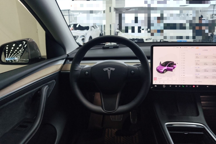 Tesla Model Y 2023 #11 Tesla Model Y 2023 car image #11