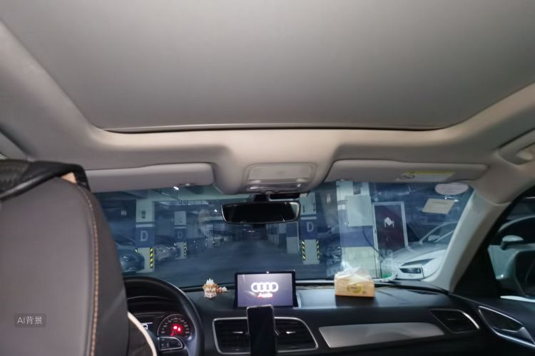 Audi Q3 2019 car image #20