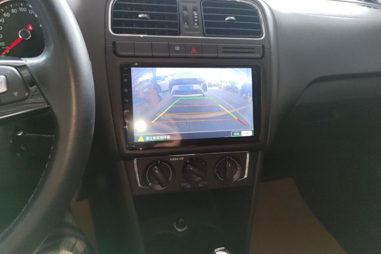 Volkswagen Polo 2016 car image #17