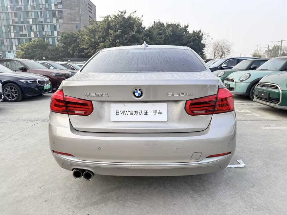 BMW 3 Series 2019 car image #4