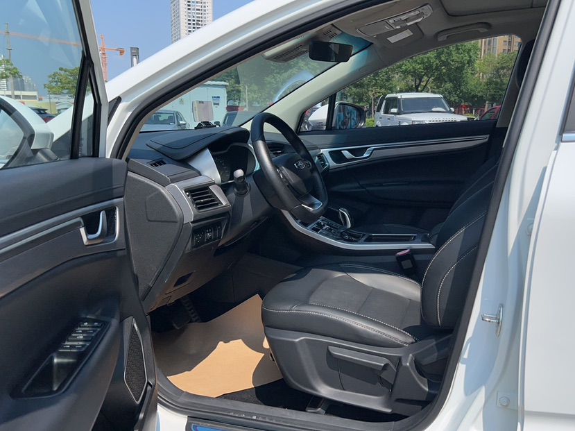 GEELY Emgrand GS 2019 car image #6