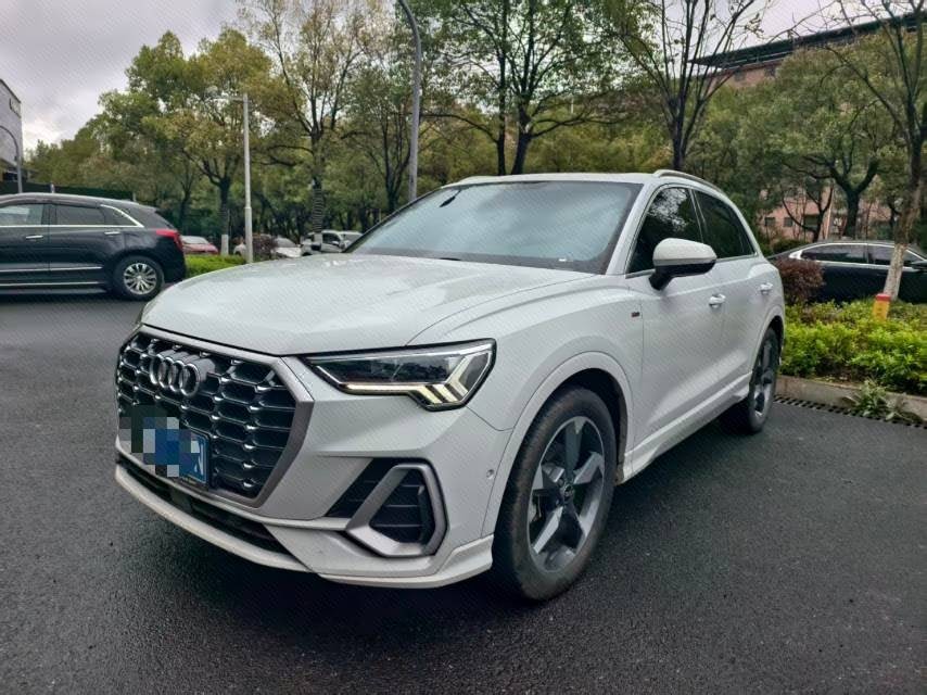 Audi Q3 2022 car image 