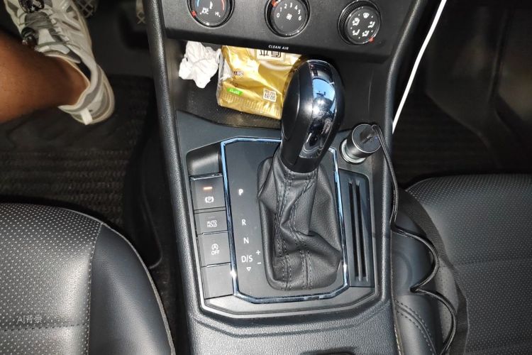 Volkswagen Lavida 2021 car image #16