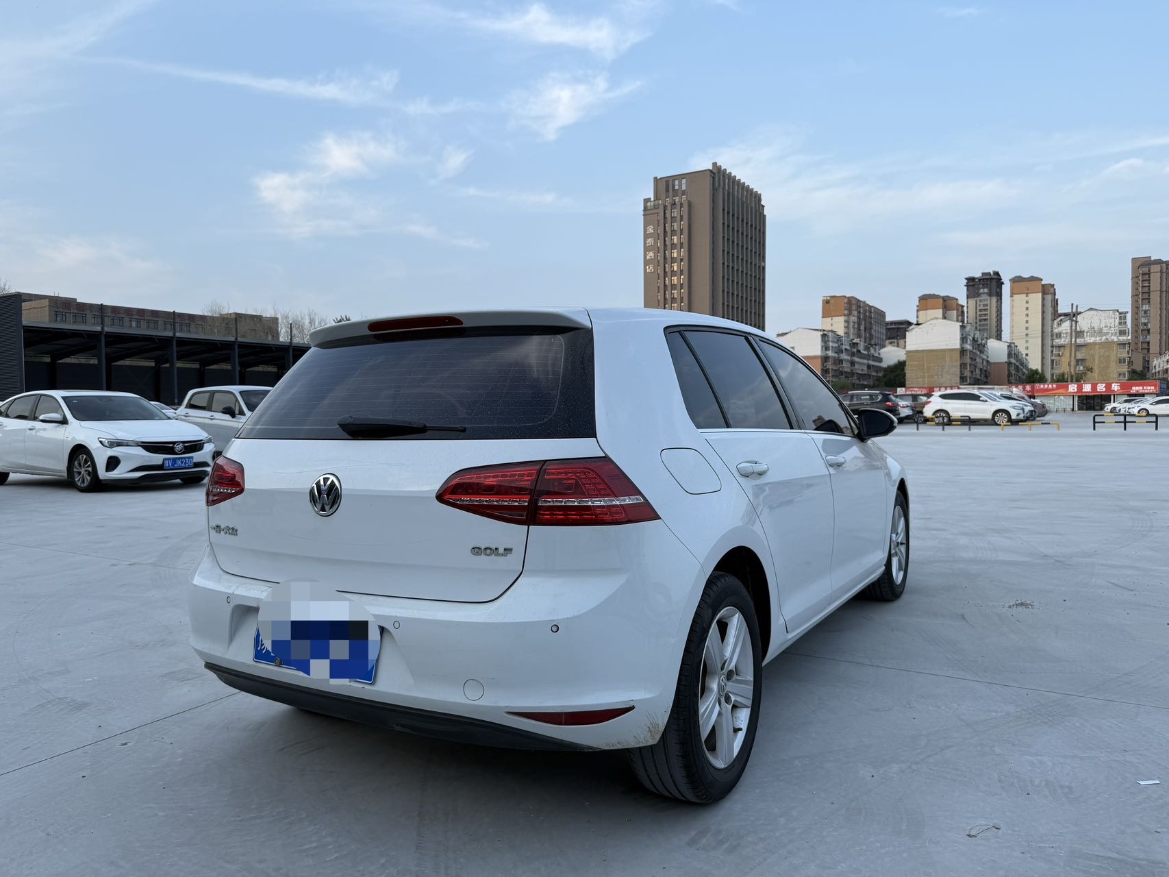Volkswagen Golf 2016 car image #9