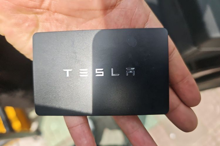 Tesla Model Y 2024 car image #11