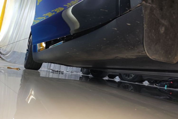 Tesla Model Y 2023 car image #26
