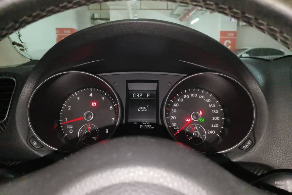 Volkswagen Golf 2012 car image #24