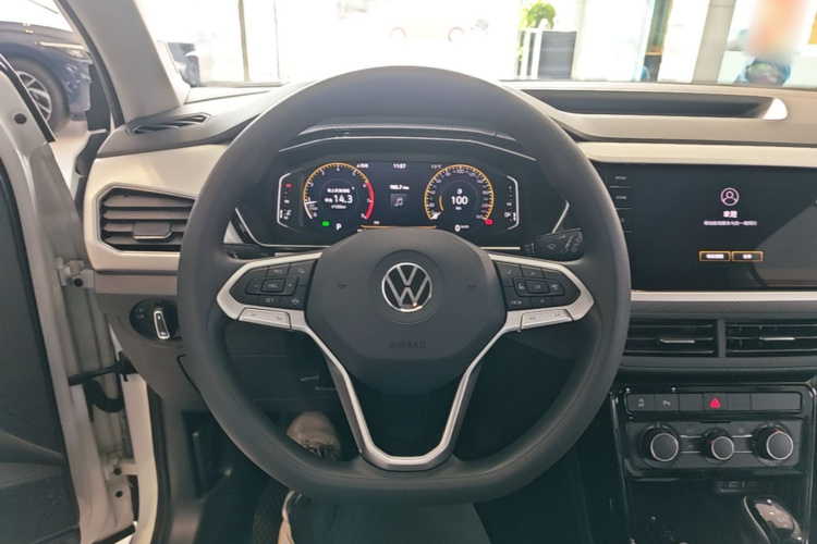 Volkswagen Tacqua 2024 #11 Volkswagen Tacqua 2024 صورة سيارة #11