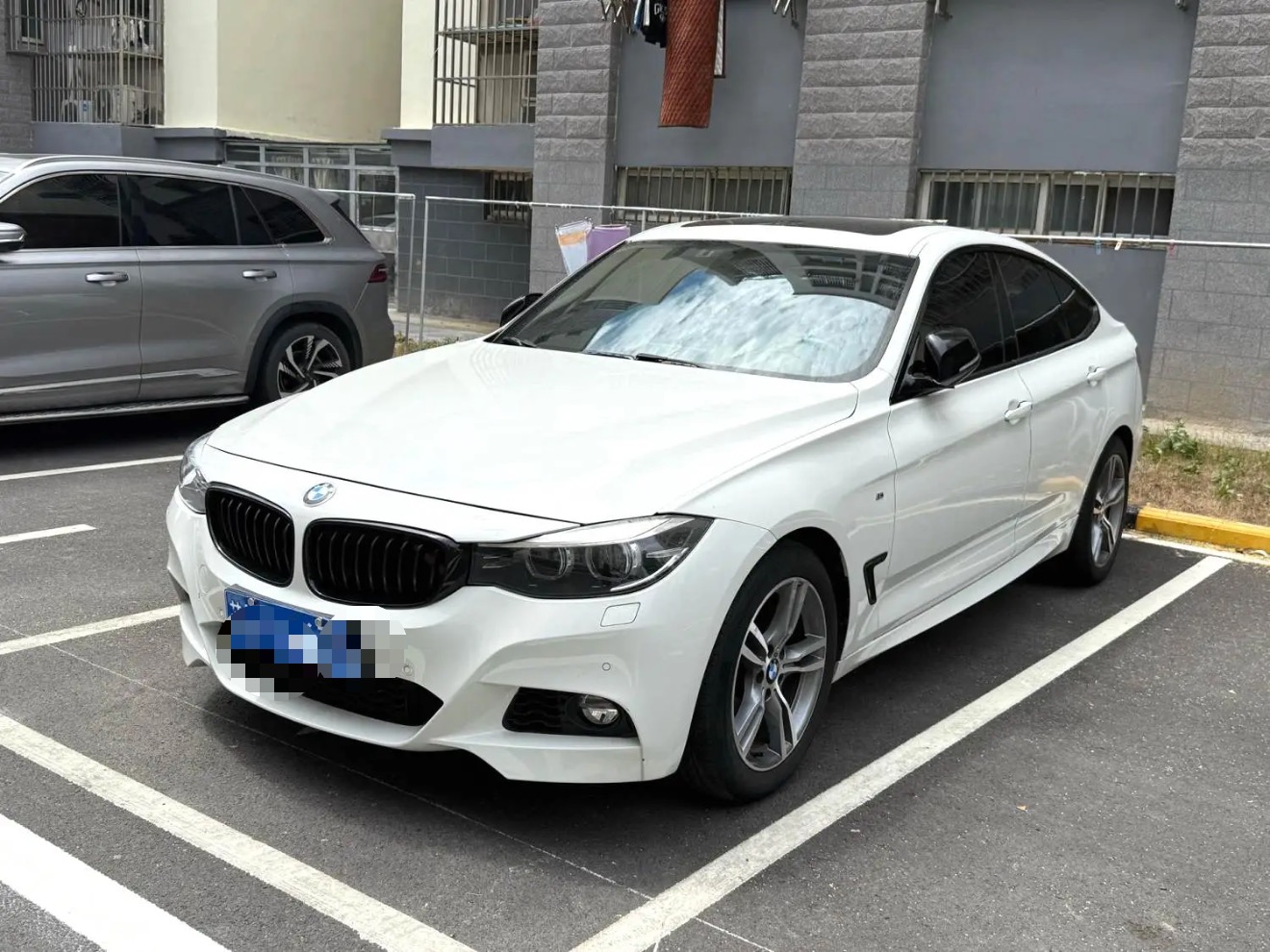 BMW 3 Series GT 2017 BMW 3 Series GT 2017 car image